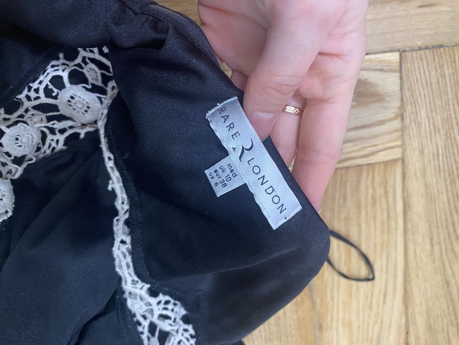 Sukienka krótka czarna z koronką 38 M S Rare London