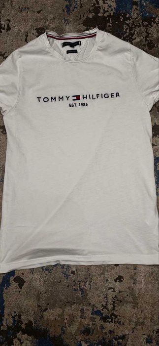 Продам футболку Tommy