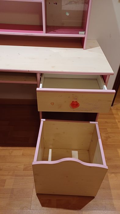 Mobilia de quarto de menina