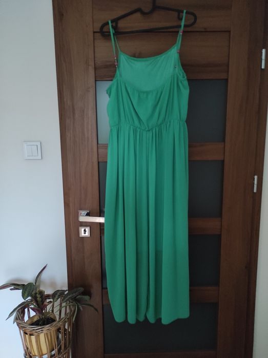 Sukienka długa na ramiączkach