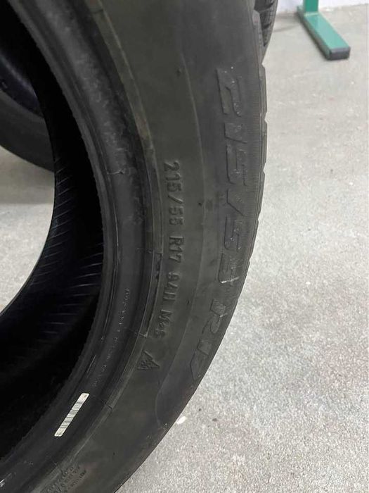 2 Pneus Pirelli Sottozero 3 215/55 R17 – Bom estado