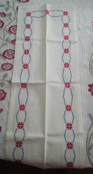Panos bordados á mão