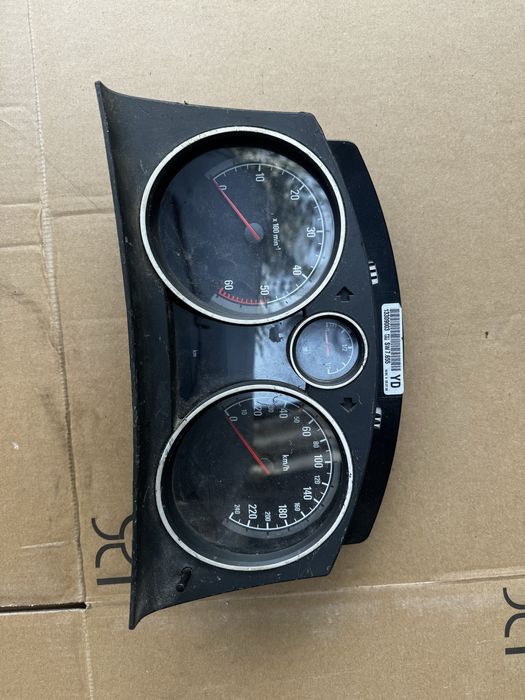 Панель приборов спидометр Opel Astra H