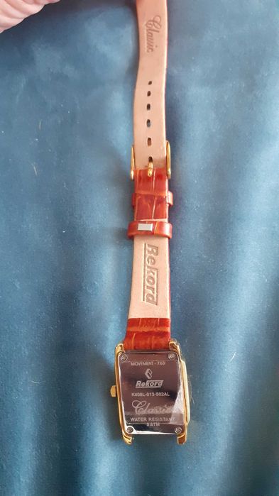 Часы женские позолоченные