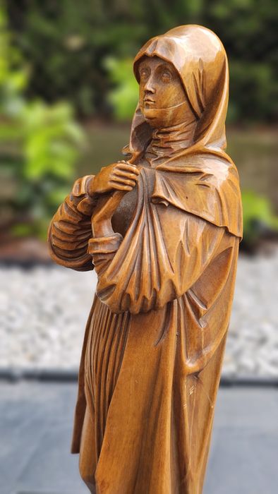 Matka Boska  drewniana piękna figura