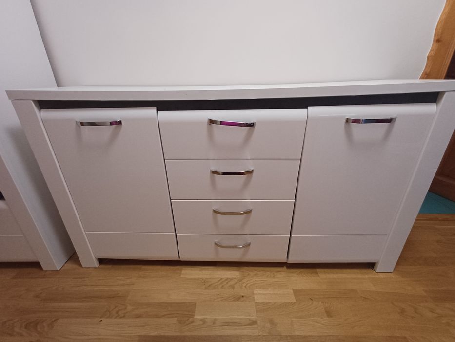 Duza komoda używana