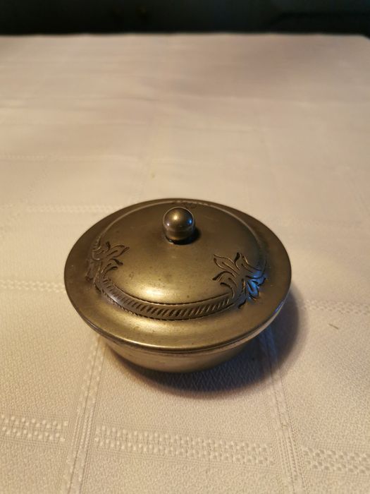 Conjunto de 2 pequenas caixas em metal