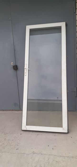 Офісні пластикові двері