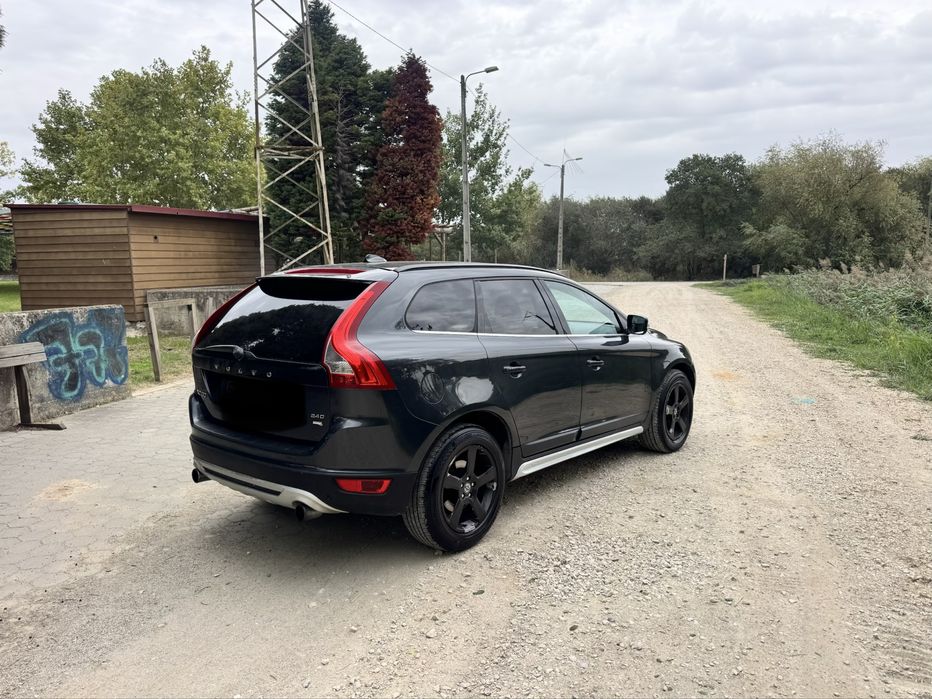 VOLVO XC60 D5 R-DESIGN 2.4 Diesel — 175 CV | 2010