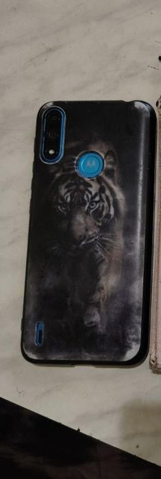 Продам телефон moto e7i power