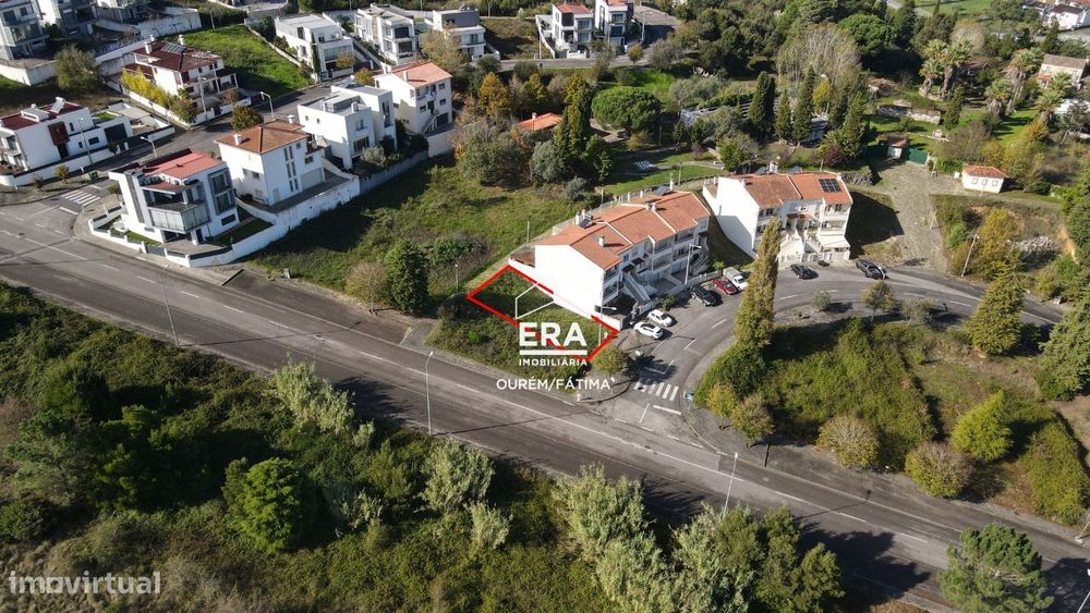 Lote de terreno localizado em Leiria