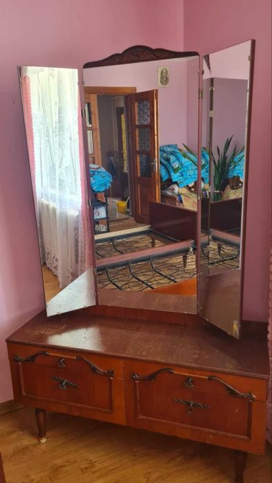 Спальня, спальний комплект меблів. Опис та розміри нижче