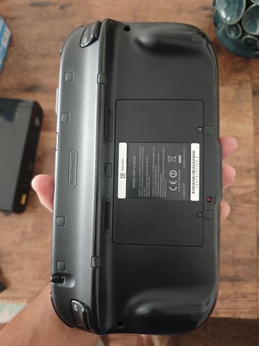 Consola Wii U com comando e jogos