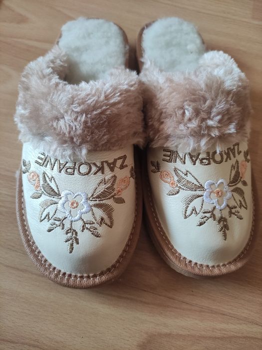 Kapcie góralskie z owczej wełny 36