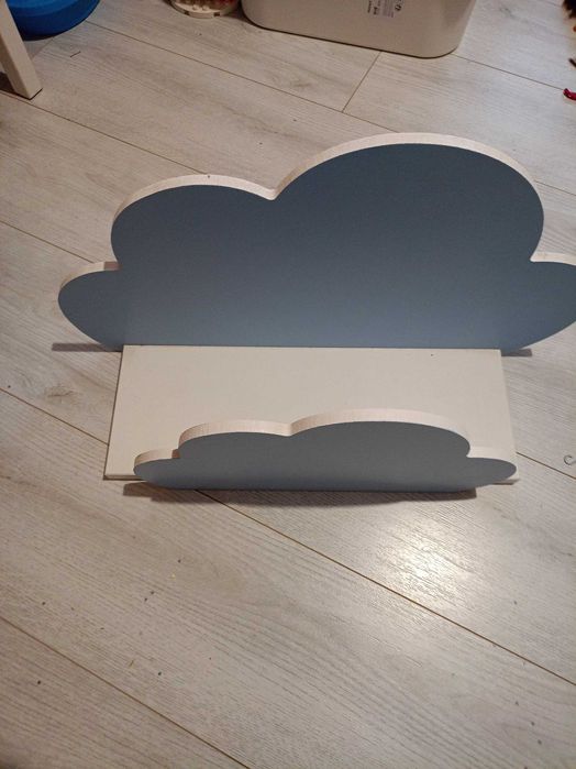 Półki chmurki i lampa balon ikea