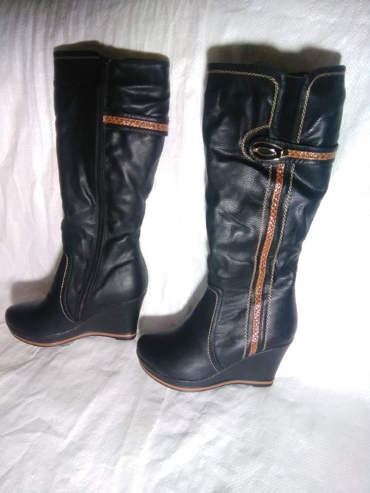 Жіночі НОВІ сапожки. СТОК. 36.