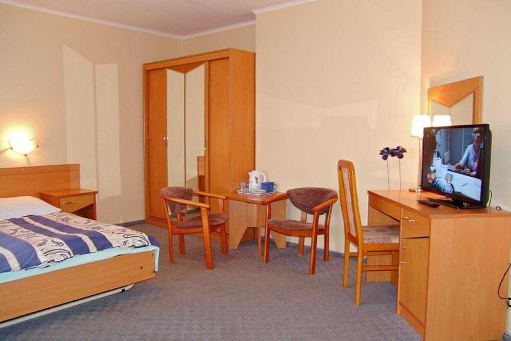 Pensjonat/Hotel nad morzem 13 pokoi + dochód 120 tys/rok + bungalow