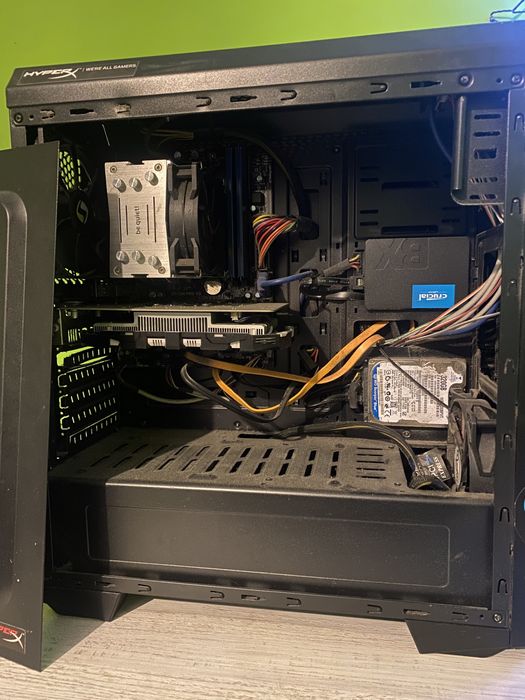 Sprzedam komputer stacjonarny i monitor