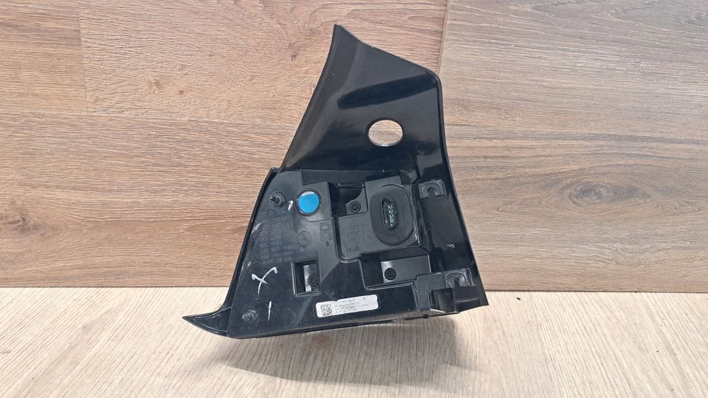 Tesla 3 lampa prawa tylnia tył
