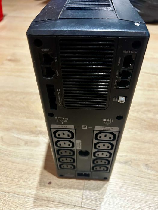 APC Back-UPS Pro 1500 (1500VA/865W, 6xPL, AVR, LCD)