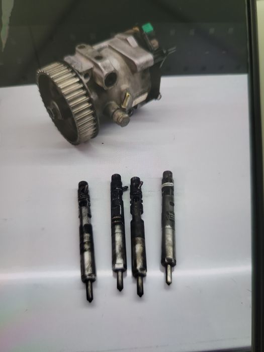 Conjunto injetores e bomba 1.5dci