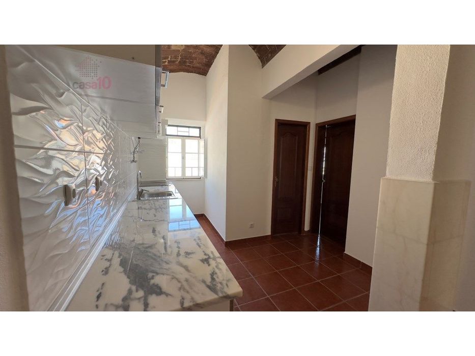Arrenda-se apartamento T2 no Centro Histórico de Évora