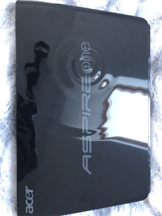 laptop: ACER ASPIRE ONE D257