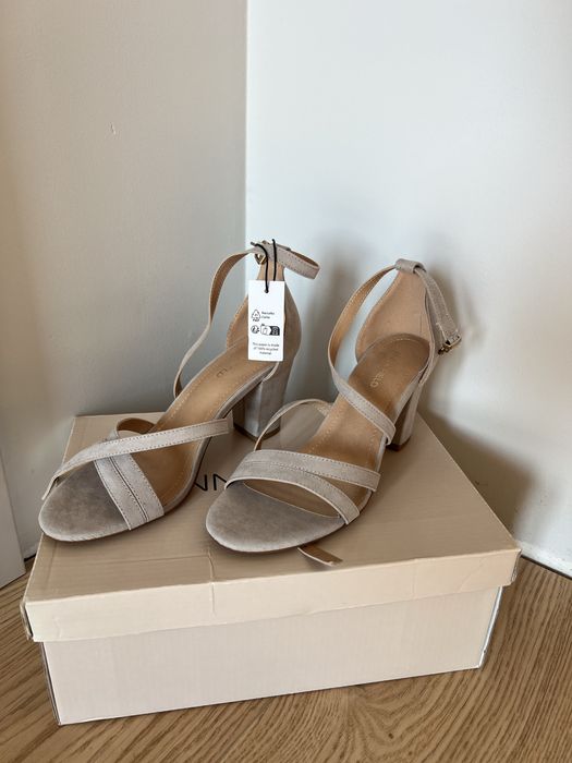 Buty na obcasie anna field