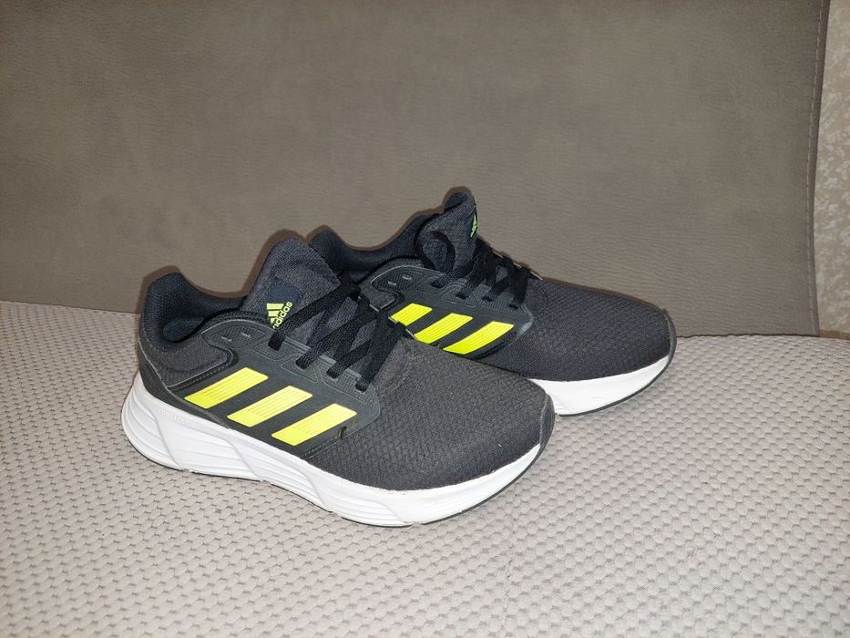 Кросівки adidas стєлька 24.5 см. Оригінальні