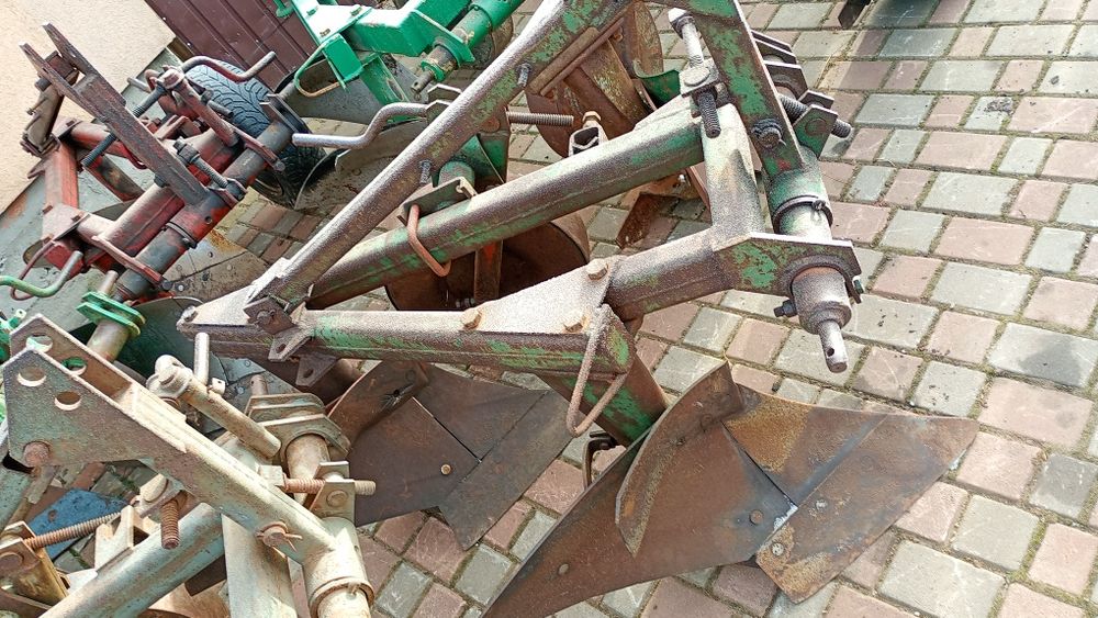 Продам плуги 2по30 3по30-2по30-4по30-4по25-5по25-2по25-3по25