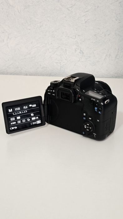 Canon 77D + 18-55mm +55-250mm