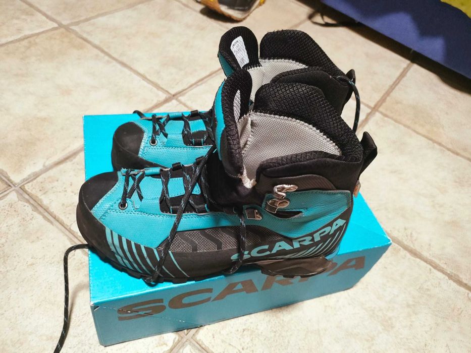 Botas de alpinismo La Scarpa com pouco uso 39