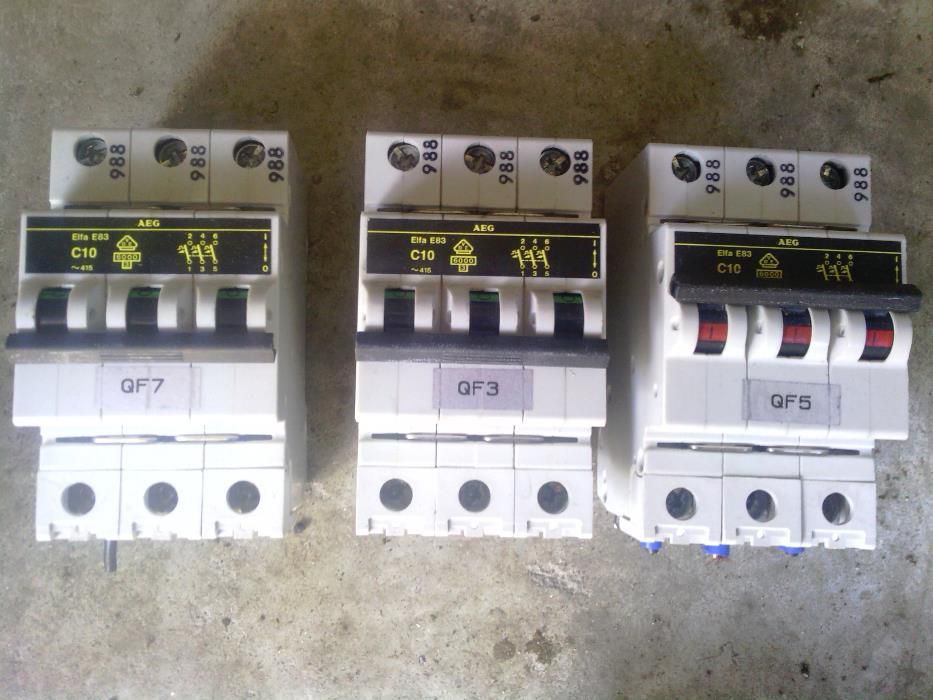 Disjuntor de 50A 25A 16A ABB ou GE com inversor comutador acopolado