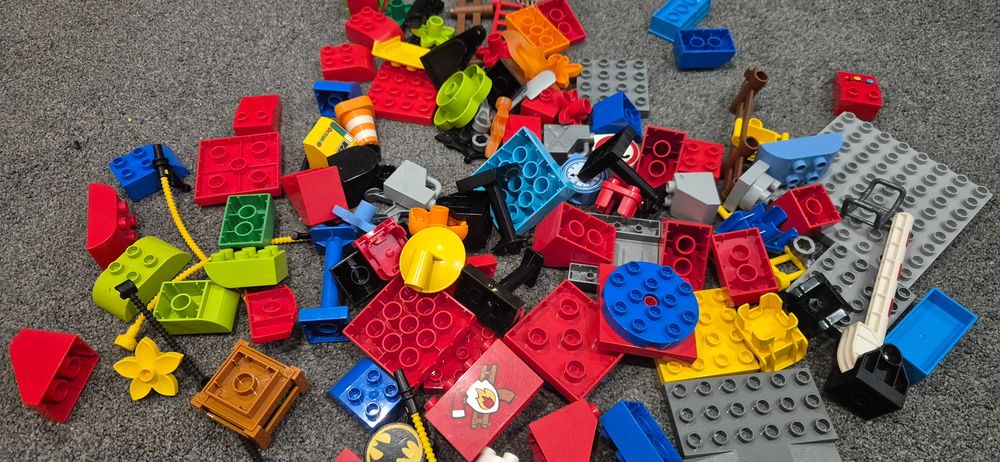 700 peças LEGO DUPLO