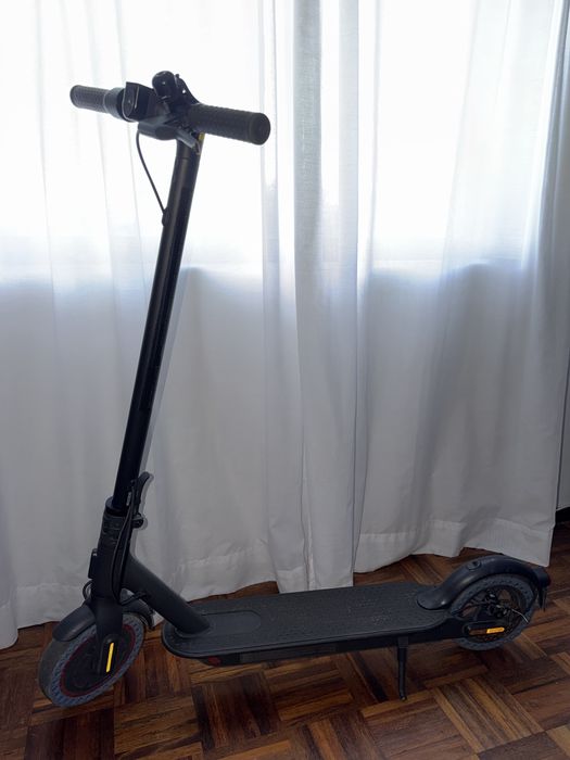 Trotinete Elétrica Xiaomi Pro 2 - Como Nova (79 Ciclos) + Pneus Maciços