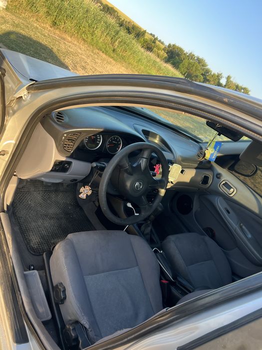Nissan Almera 2003 1.5г/б