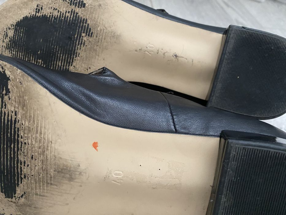 Продам шкіряні туфлі на низькому каблуці