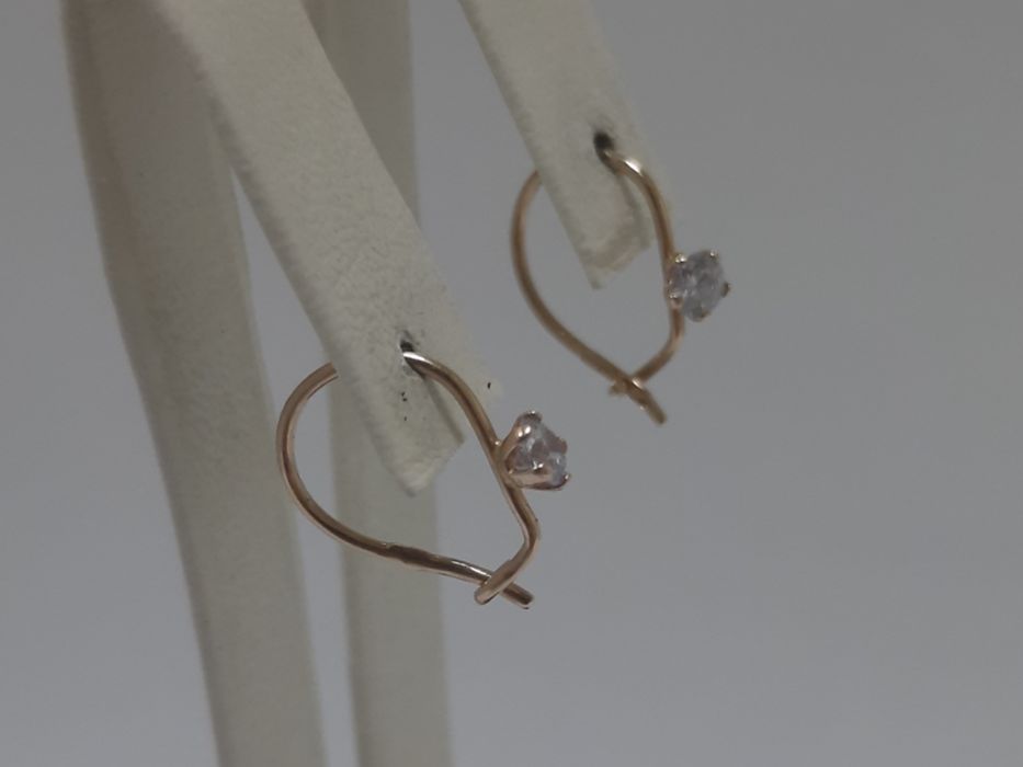 Золотые серьги с бриллиантами