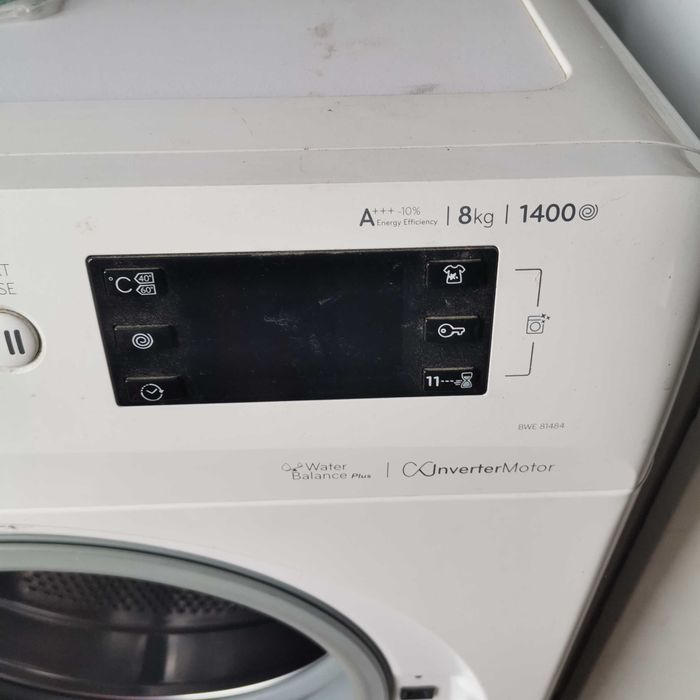 Máquina de Lavar Roupa Indesit BWE 81496X – 8 kg