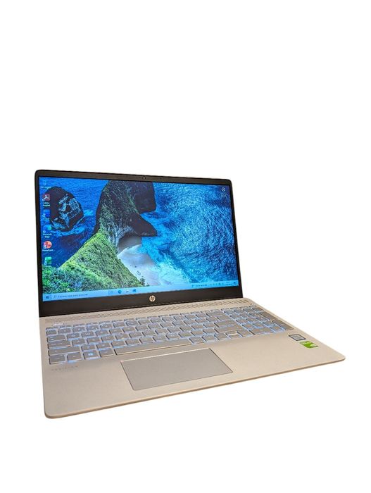 HP Pavilion 15 i7 8GB RAM