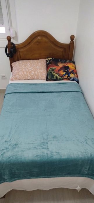 Cama de madeira - Solteiro