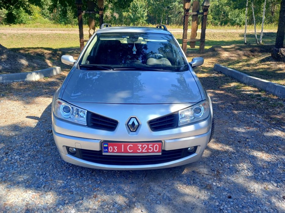Renault Megan 1.6 gas.