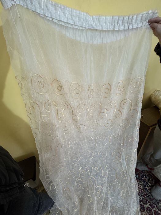 Тюль велика 2.40 на 4.80см.
