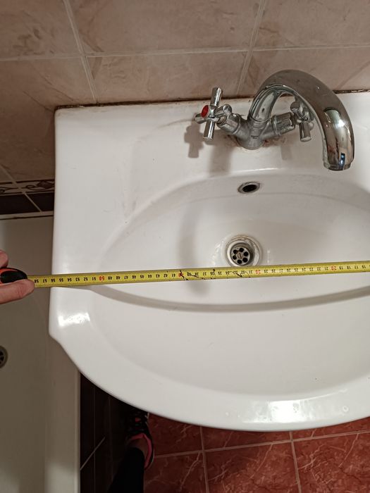 Умивальник  змішувач дзеркало