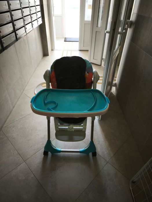 Стільчик для годування