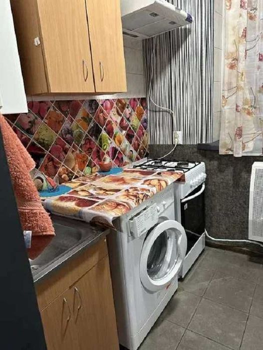 Продається 2-кім.кв.Новобаварський р-н. пров. Одоєвський.30 кв метр DD