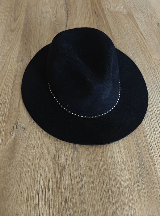 Wełniany kapelusz fedora Reserved czarny koraliki 100% wełna filcowy boho elegancki koralikami S