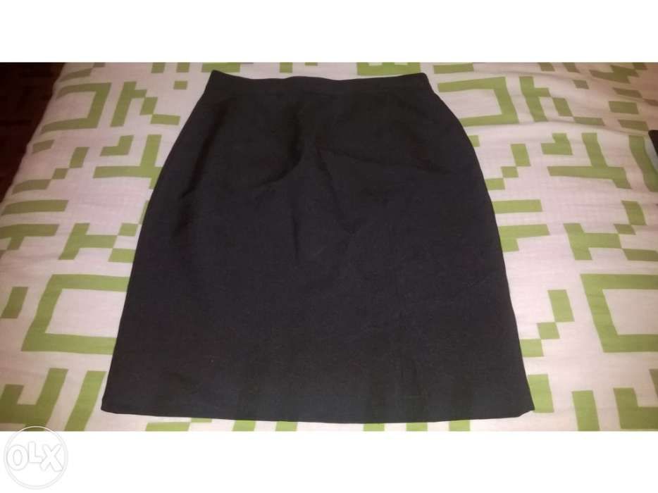 Saia preta classica NOVA