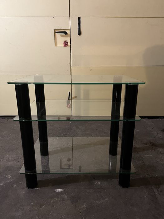 Półka komoda RTV szklana na czarnych nogach