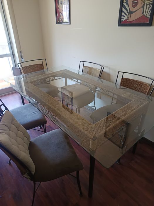 Mesa de jantar com 6 cadeiras